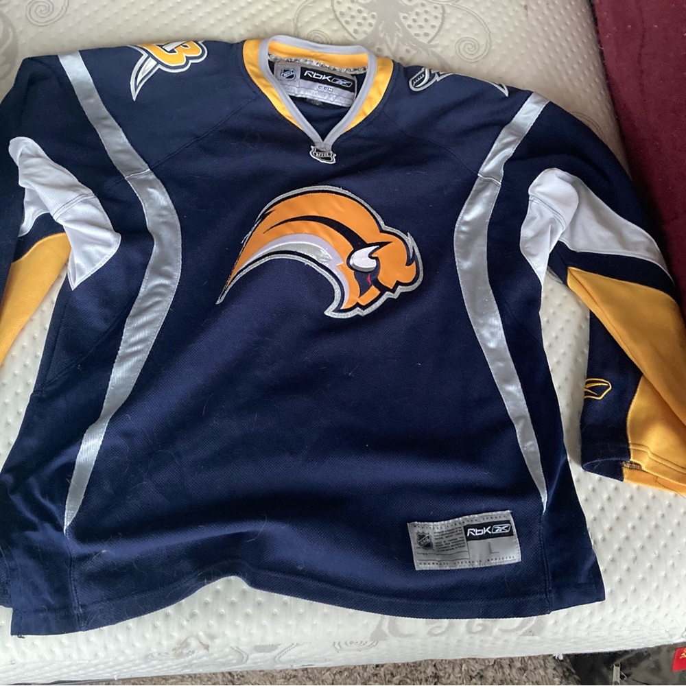 Buffalo Sabres Retro Hockey Jersey - Men’s - Large